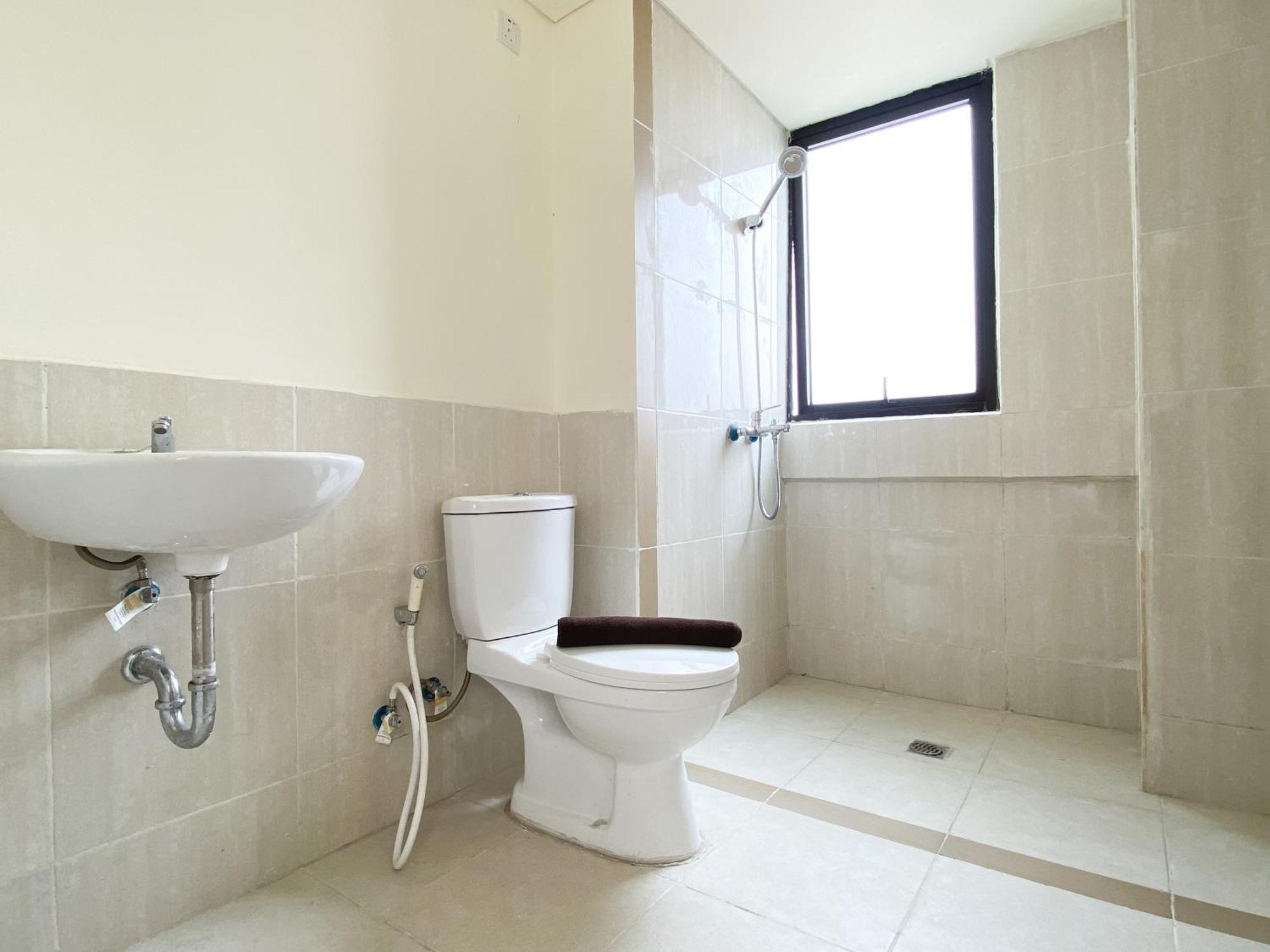 Spacious And Modern 3br At Meikarta By Travelio *
